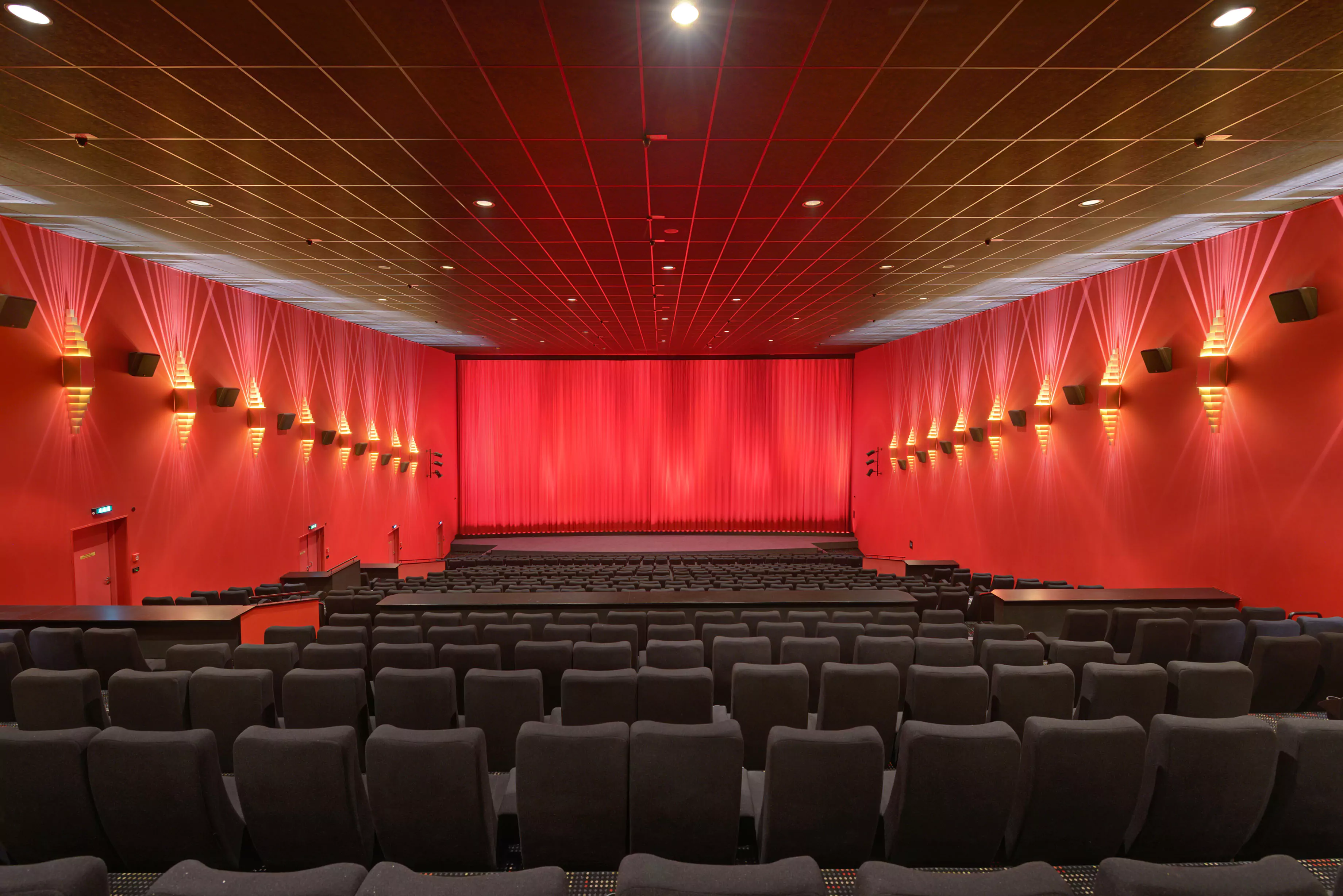 Manufacturing European Standard Cinema Seats Image